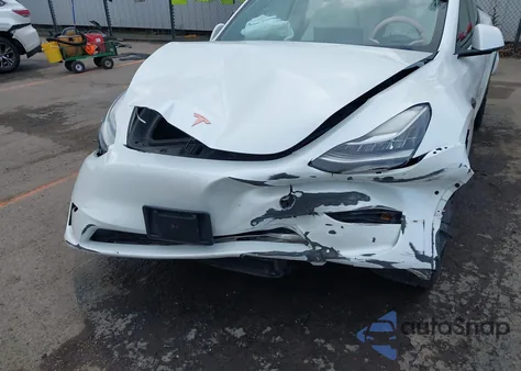 2021 Tesla Model Y Long Range Dual Motor All-Wheel Drive z USA, uszkodzony, nr VIN 5YJYGDEE8MF140248